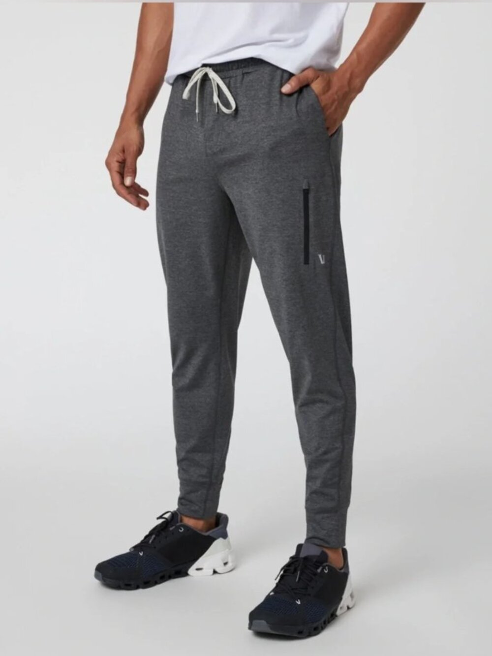 Vuori Men's Sunday Performance Jogger in Charcoal Heather Size M
